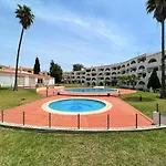 Twins 1 With Pool By Homing Apartamento